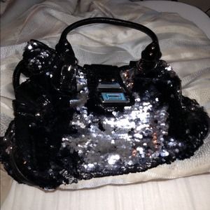 Beautiful purse black and silver