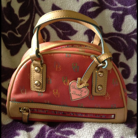 Authentic Dooney & Bourke hand bag