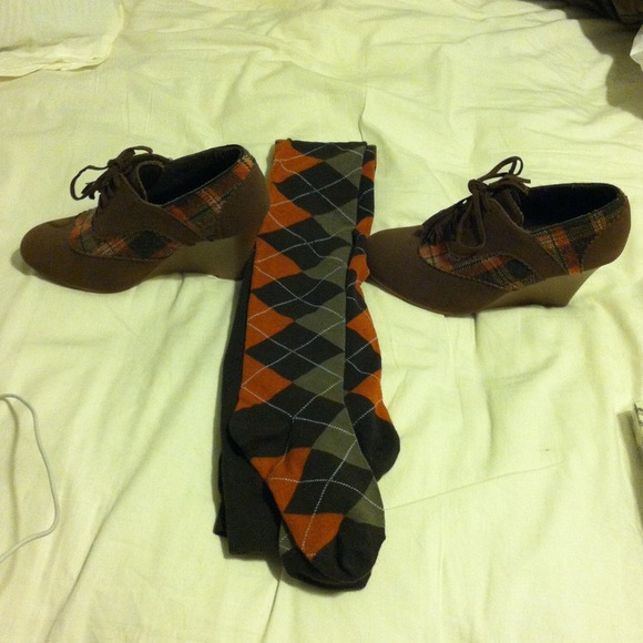 NY & COMPANY BRAND NEW SHOES AND TIGHTS