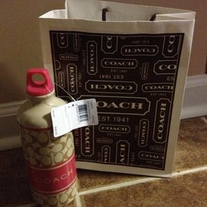 Coach Sis Water Bottle. 🚫Trades 👎