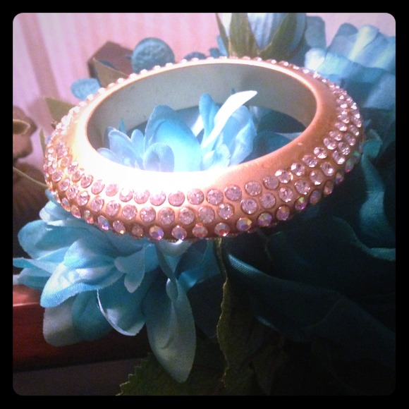 Golden crystal bracelet