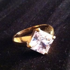 Elegant cocktail ring
