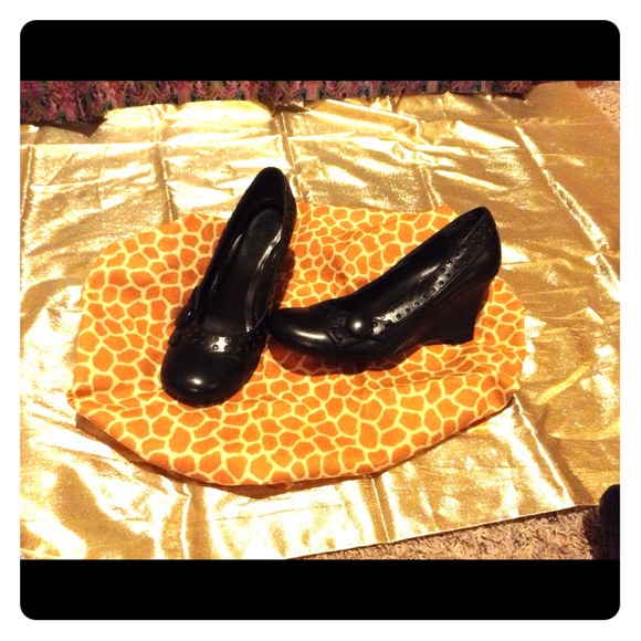Black Button Wedges
