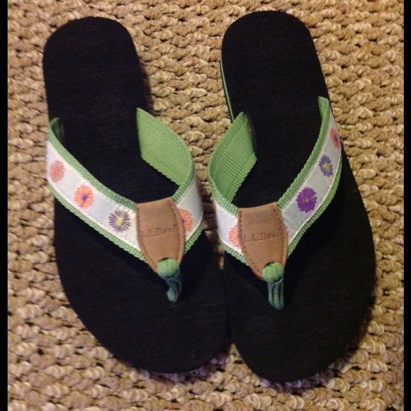 lands end Shoes - 🚩SOLD! 🚩Bunded for mkoncape! Lands End flip flop