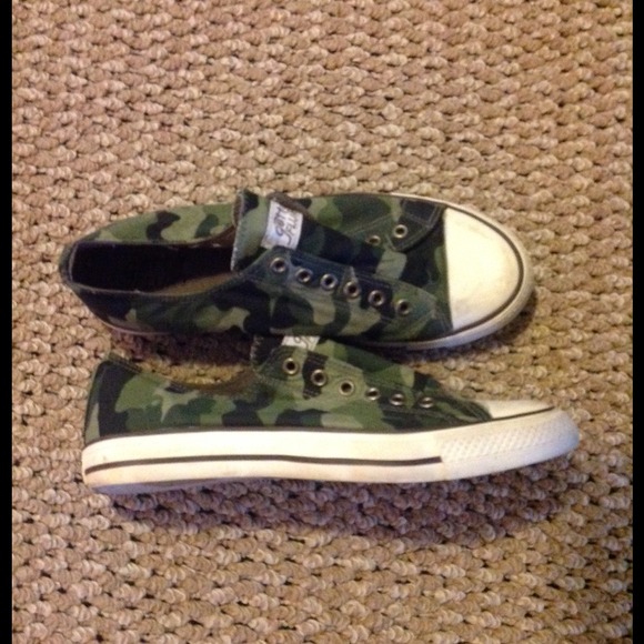 Gotta Flurt Shoes - 💚Camo shoes - have two pair! 💚