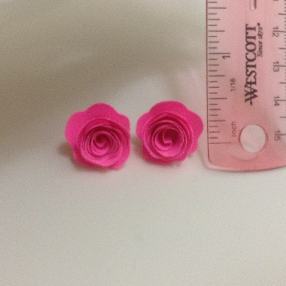 Quilled earrings YAY HOST PICK 8/7 - Picture 3 of 3