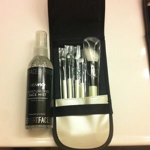 5 piece makeup set with face mist 🎀