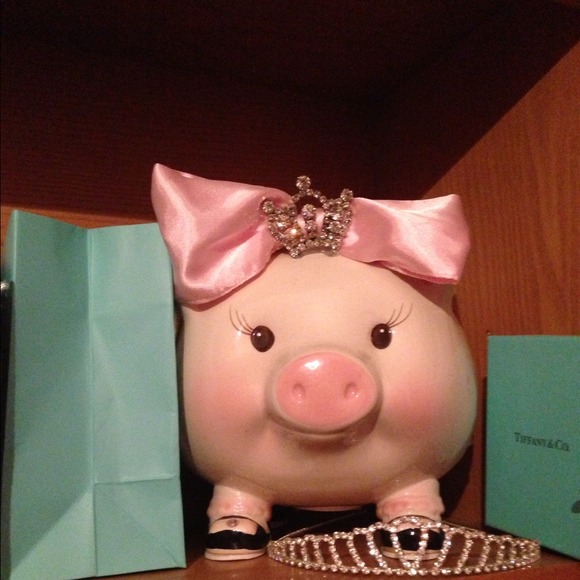 Princess piggy bank - Picture 1 of 3