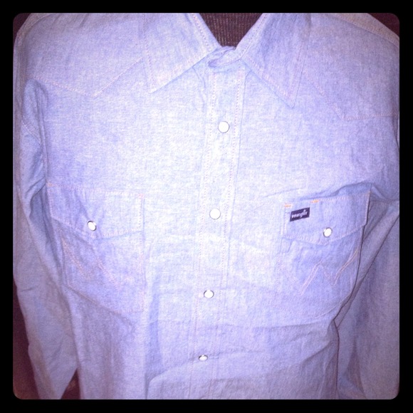Light denim long sleeve button up shirt size m
