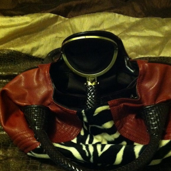 Purse - Picture 3 of 3