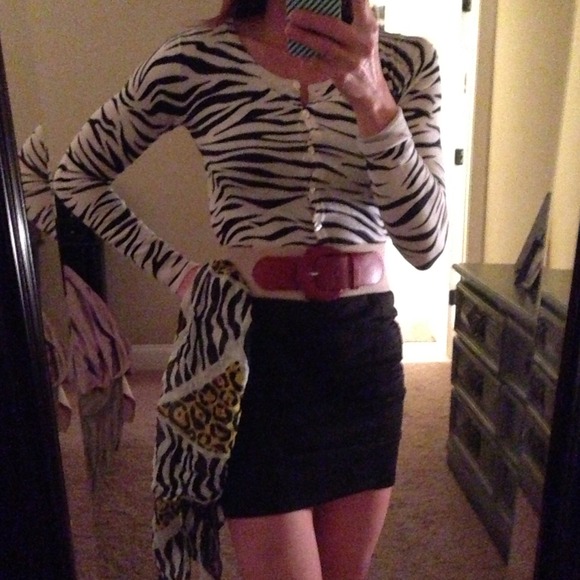 Animal Print Cardigan - Picture 2 of 3