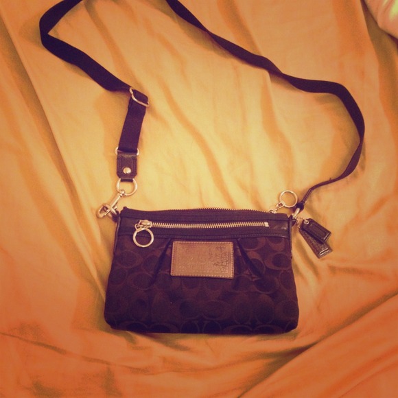 Coach Handbags - ⚡SOLD Coach crossbody from Poppy collection