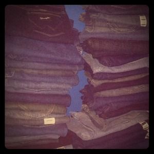 Men's jeans message me if interested nwt