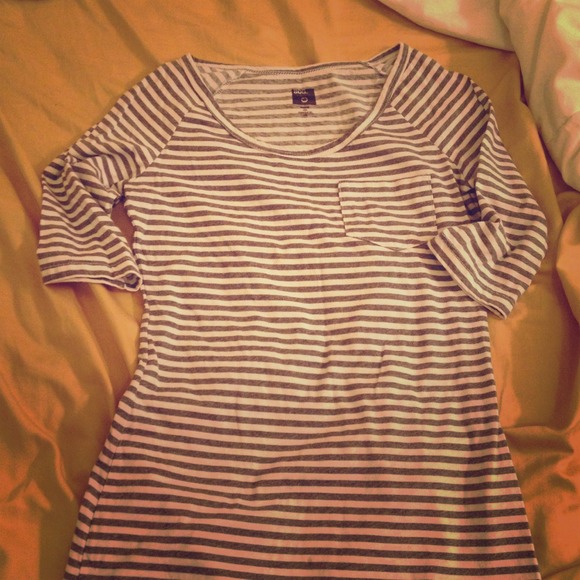 SOLD❌❌❌Urban Outfitters gray and white striped T