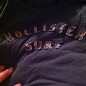 Hollister tee