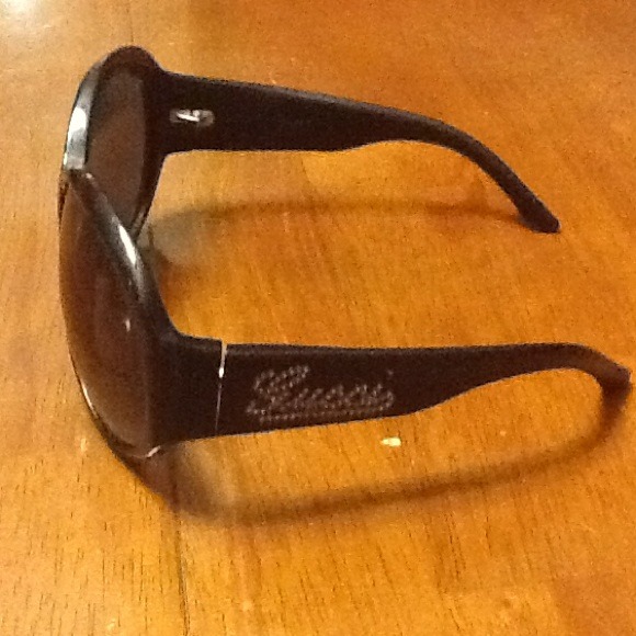 Authentic round Gucci sunglasses (black)