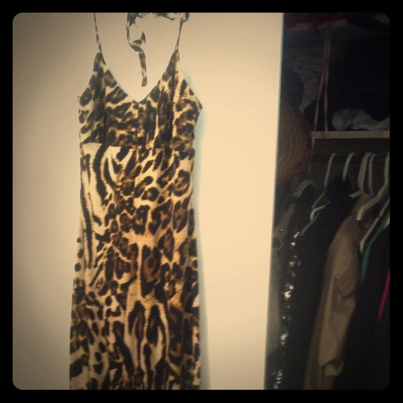 💙💙Leopard print Halter Maxi-Dress!! 💙💙