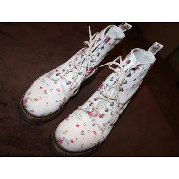 Dr. Martens Boot Rose White