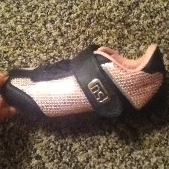 Shoes - Picture 2 of 4