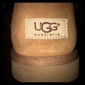 Tan versatile Authentic Uggs