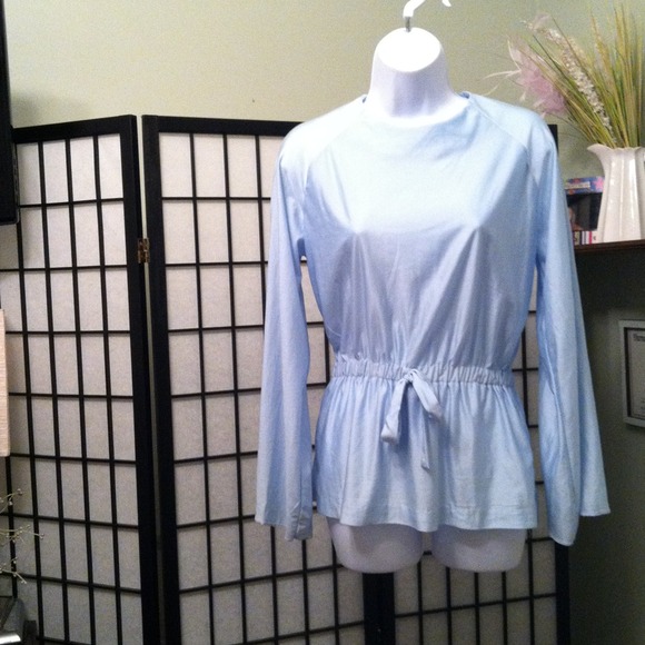 SOLD🚫🚫💋Baby blue top
