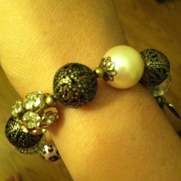 $25 TODAY! NWOT BETSY JOHNSON bracelet! - Picture 4 of 4
