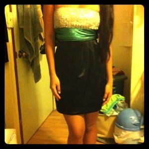 Cute Strapless Dress!!