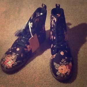 Floral Dr Martens
