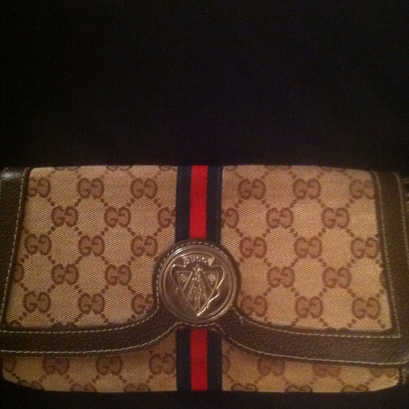 GUCCI wristlet