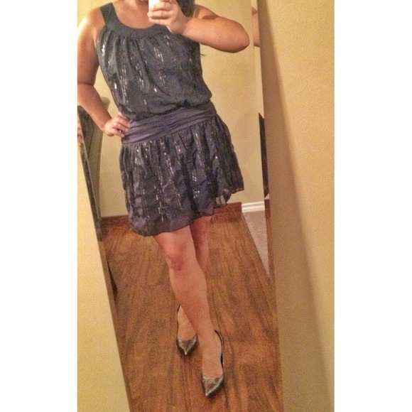 ❌SOLD IN BUNDLE❌⭐Host Pick⭐Fun Flirty Party Dress - Picture 3 of 4