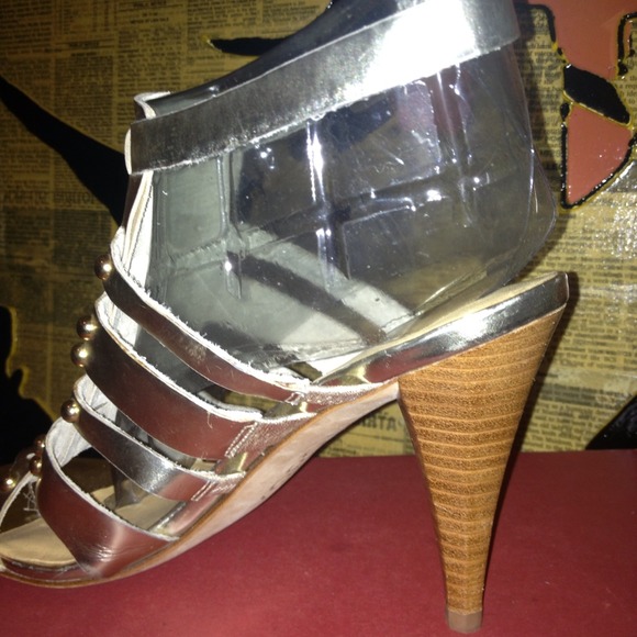 Sold in bundle! - Picture 3 of 4