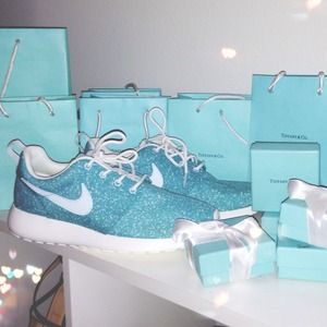 Nike Roshes.. Tiffany blue speckles