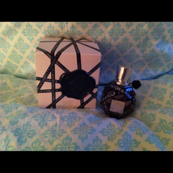 SOLD NWT Viktor and Rolf Flowerbomb Limited Ed