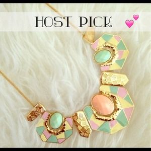 S🚫LD || 🎉HOST PICK🎉😍 Pastel Plates Necklace