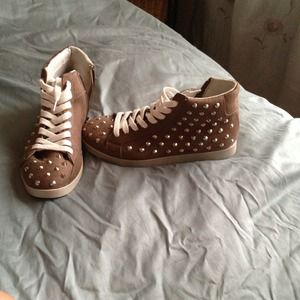 🔻Reduced🔻Tennis with spikes!!!