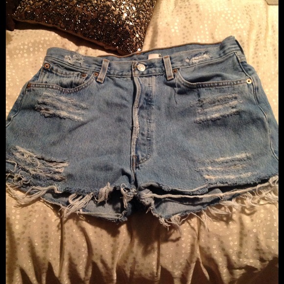 SOLD!!!Levi's vintage high waisted denim shorts - Picture 1 of 4