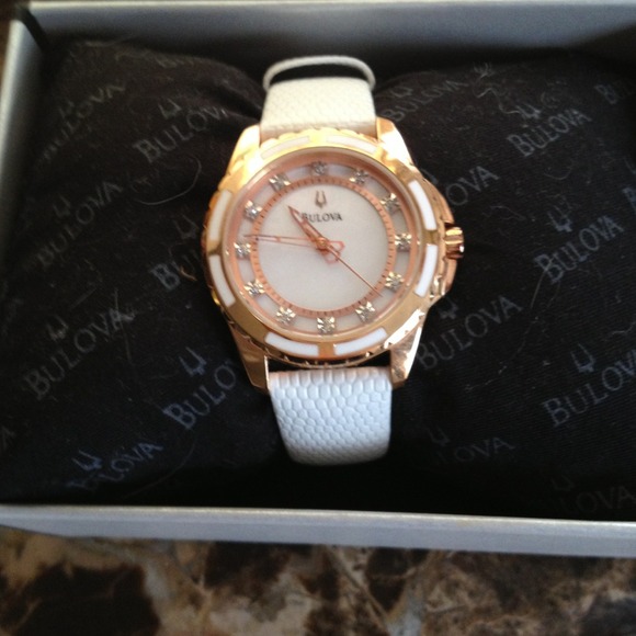 Bulova woman wacht with diamond