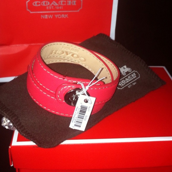 BUNDLED...NWT COACH leather wrap turnlock bracelet - Picture 2 of 3