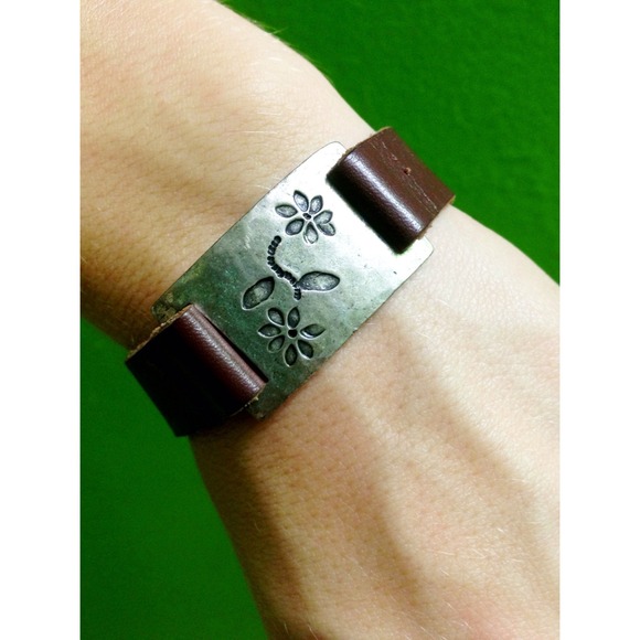 Flower leather bracelet