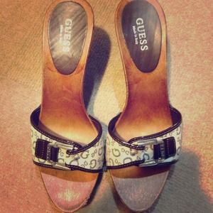 Guess wooden shoe!