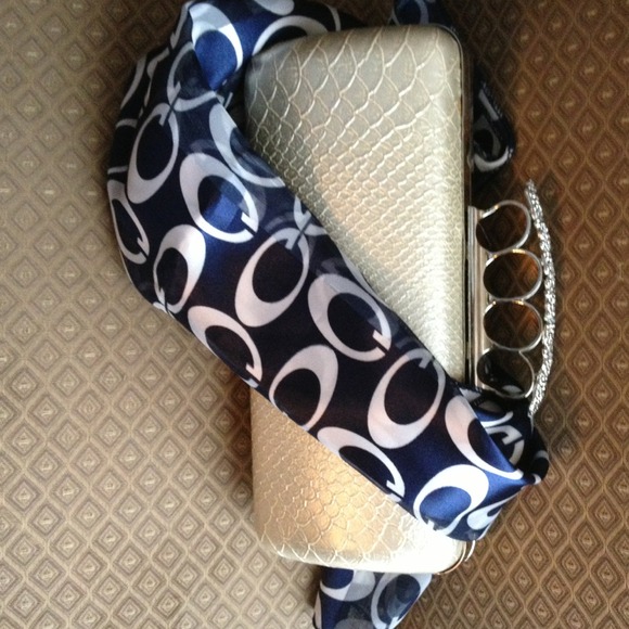 Scarf - Picture 2 of 2