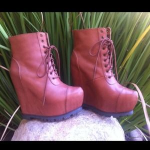 ⛔Sold⛔ Steve Madden genuine leather platform 7