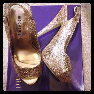 Madden girl pumps, open toe.