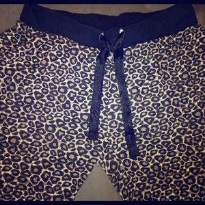 🚫Sold🚫🍒Leopard pajama pants!