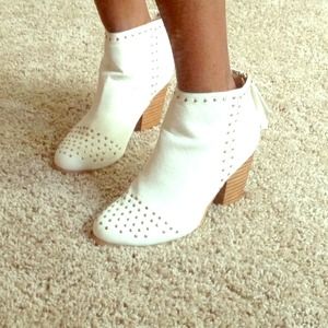 🎀🎀 HOST PICK 🎀🎀 Perfect Fall Booties!