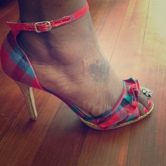 Red plaid shoes