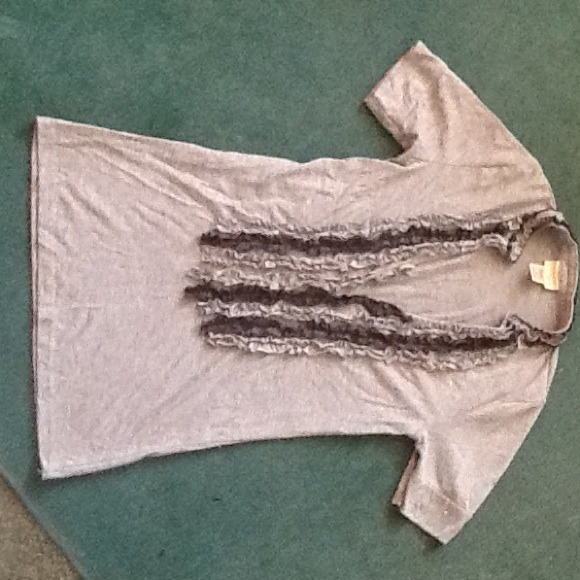Grey v neck with ruffle detail - Picture 2 of 2