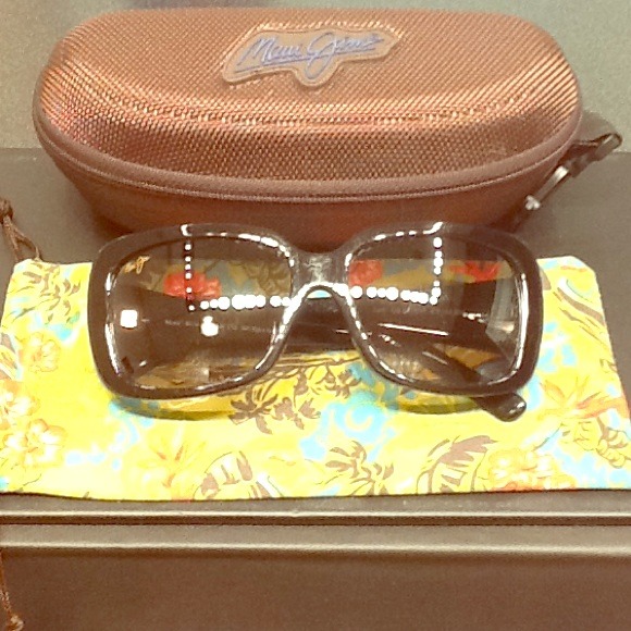 PRICE DROP! MAUI JIM "LANI" women's sunglasses!!