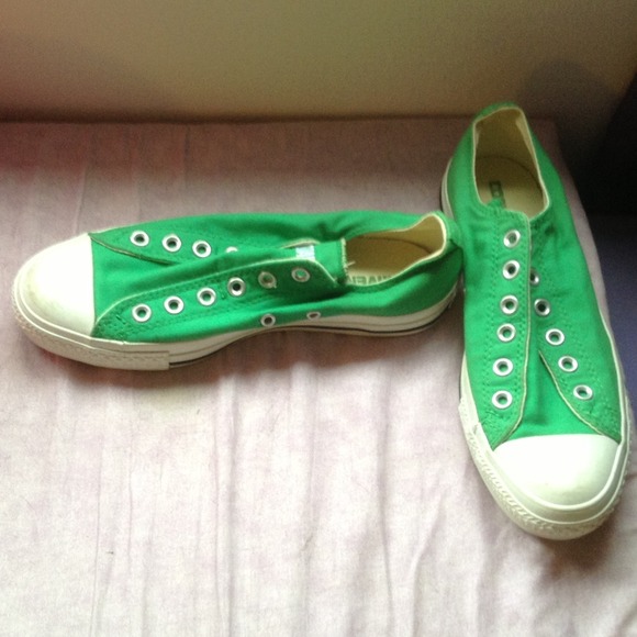 RESERVED Green Converse 💚
