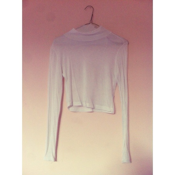❗TRADED❗BRANDY MELVILLE COTTON CROP TOP🌻